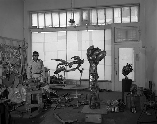 Richard Hunt in his studio in Santa Monica, ca. 1964. Source: Hunt Archive